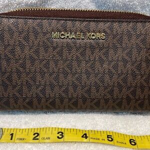 MK signature logo wallet zip around